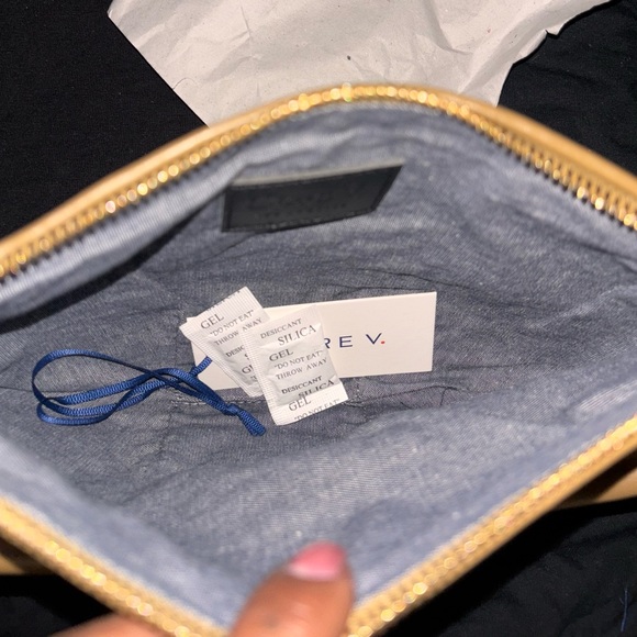 NWT CLARE V. Petit Moyen woven mini messenger bag in Sequoia. - Picture 7 of 8